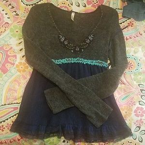 Free People -Beautiful detailed sweater-